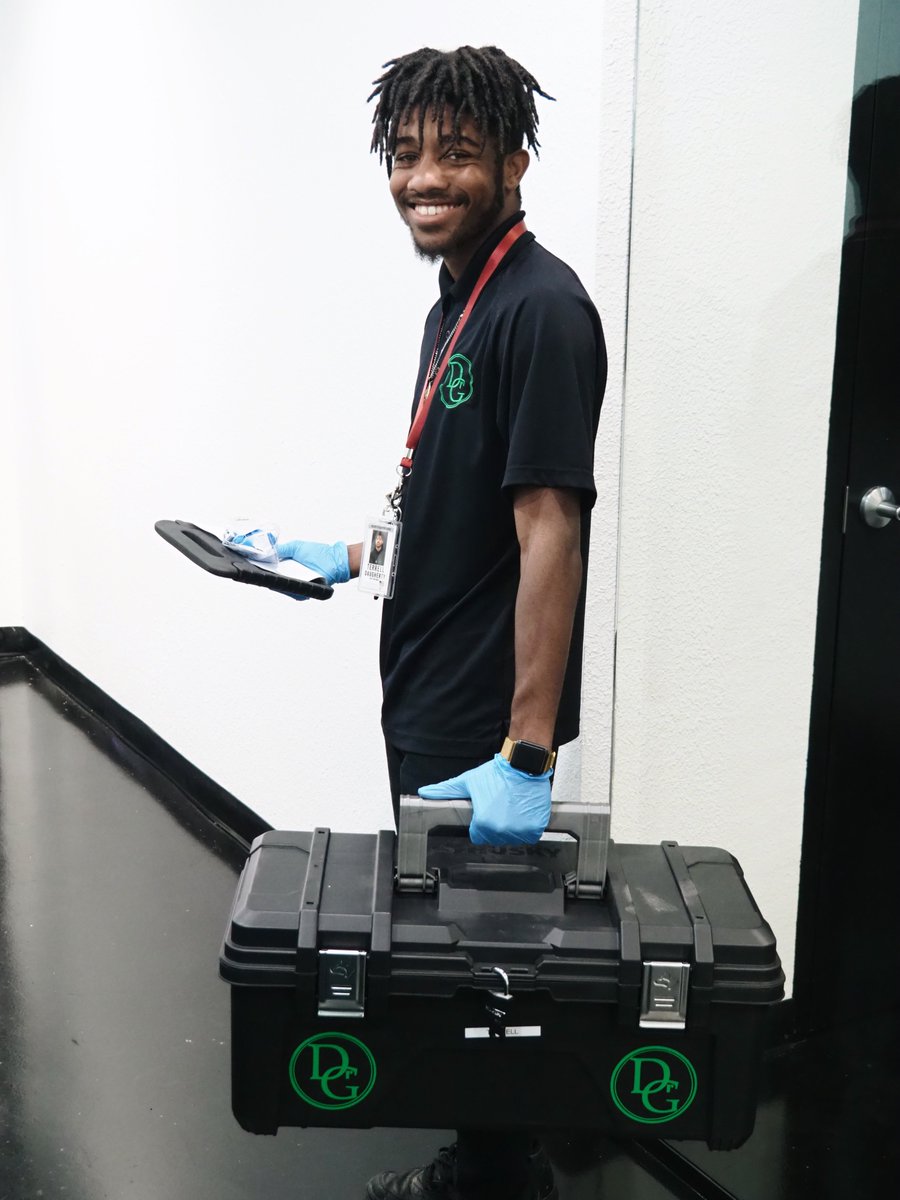 DeliveryGelato's tweet photo. Our drivers care about your health &amp; safety ! Our entire staff is taking the proper steps to ensure you’re getting product from a clean environment 🧼🍁 https://t.co/1CBWk8VEF6