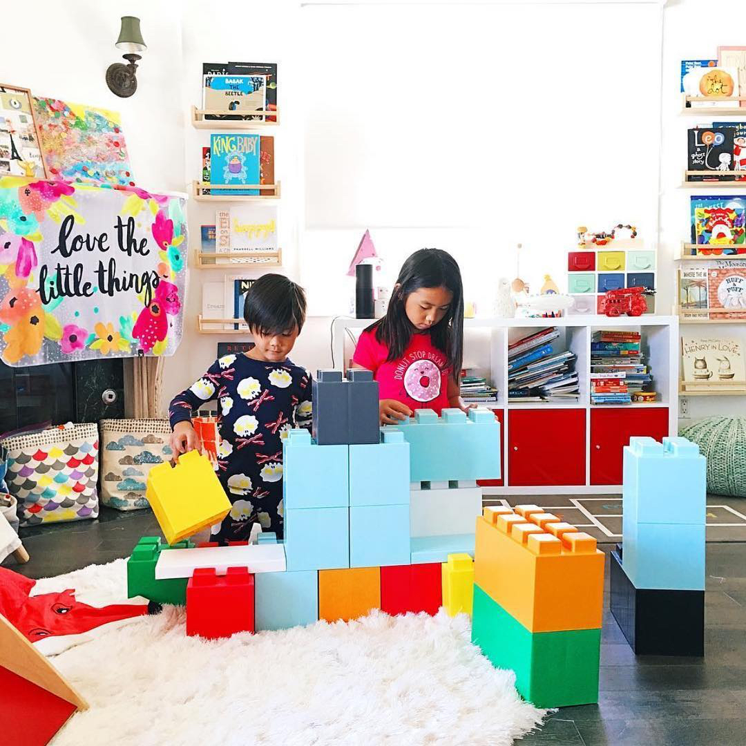EverBlock's tweet photo. Learning doesn't stop when the schools are closed. Give your kids the best gift of all, the gift of creativity.
@hell0wonderful #educationaldesign #schooldesign #ballpit #stemeducation #stemlearning #colorfulroom #makerspace #jumbobuildingblocks #giantlego #kidsplaycenter https://t.co/qMAdNgsjxk