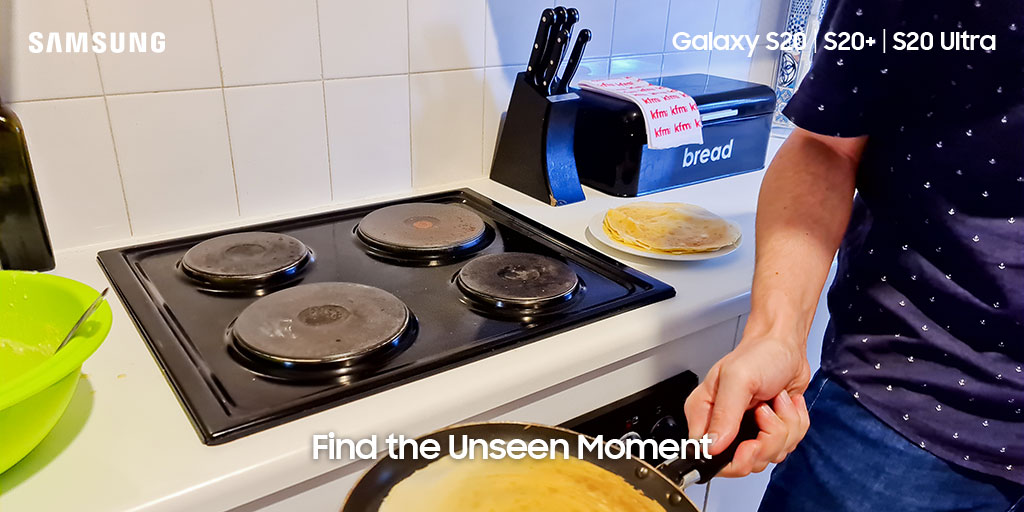KFMza's tweet photo. You worked hard last night, and your retweets have unlocked your clue worth R15 000: We hope you're not too wiped! 
Think you've spotted the Unseen Moment? 
SMS your answer, name and ID number to 32948. #S20Unlocked #GalaxyS20 https://t.co/kFeBizoap5