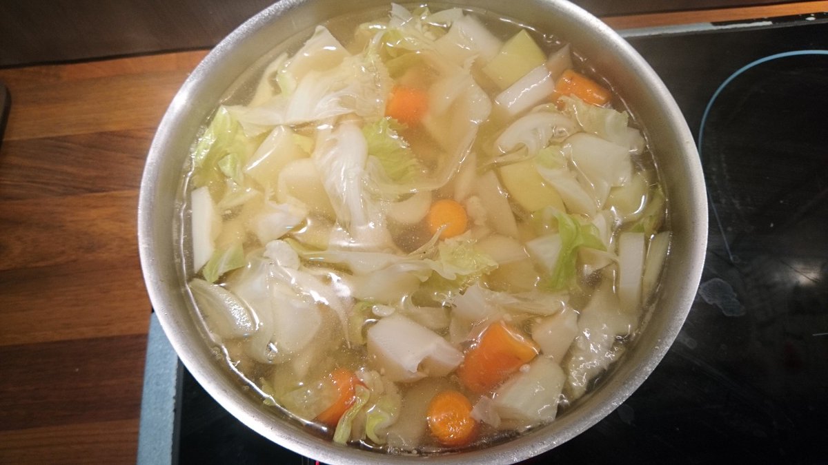 Soupe aux chouxQuand je prépare un chou-fleur je garde toutes le feuilles pour en faire une soupe.Attention, cette soupe est un peu filandreuse et ça ne plaît pas à tout le monde.En revanche, c'est un plat qui ne coûte quasiment rien.