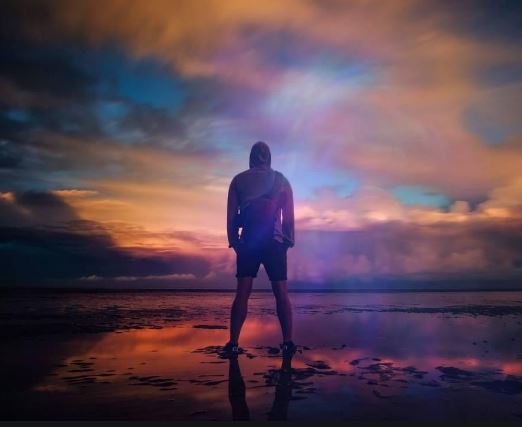 Happy #Monday friend - in the darkest of night, there still shines a light at the end of the tunnel. This too shall pass.

#DnD #DungeonsAndDragons #DnD5e #TTRPG #TTRPGCommunity #tabletop #gaming #RPG #DungeonMaster #tabletopgaming #tabletopgames #Writer #WritingCommunity