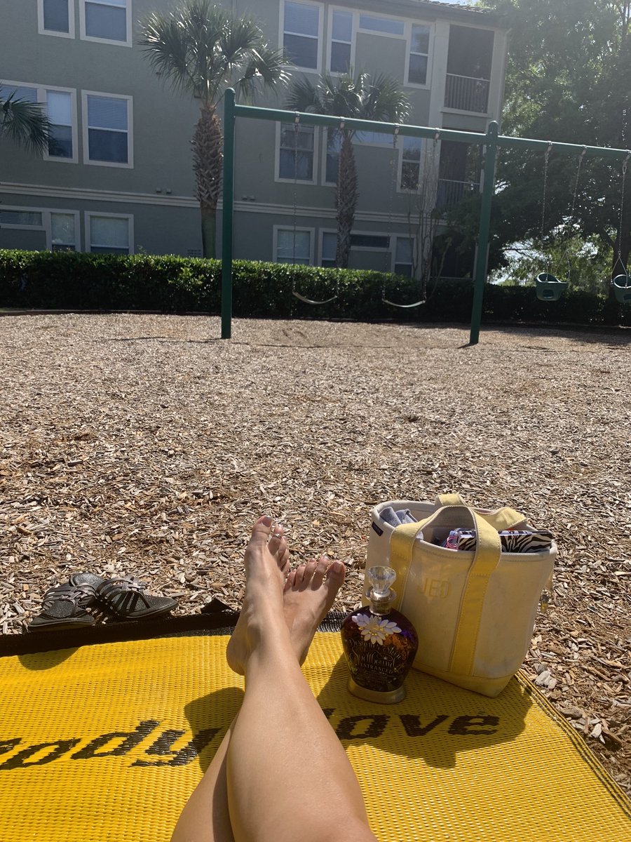 V10Dauer's tweet photo. Beaches might be closed, but playgrounds are open 😆 #asofnow #tanQuest https://t.co/sMz2Ug9xN0