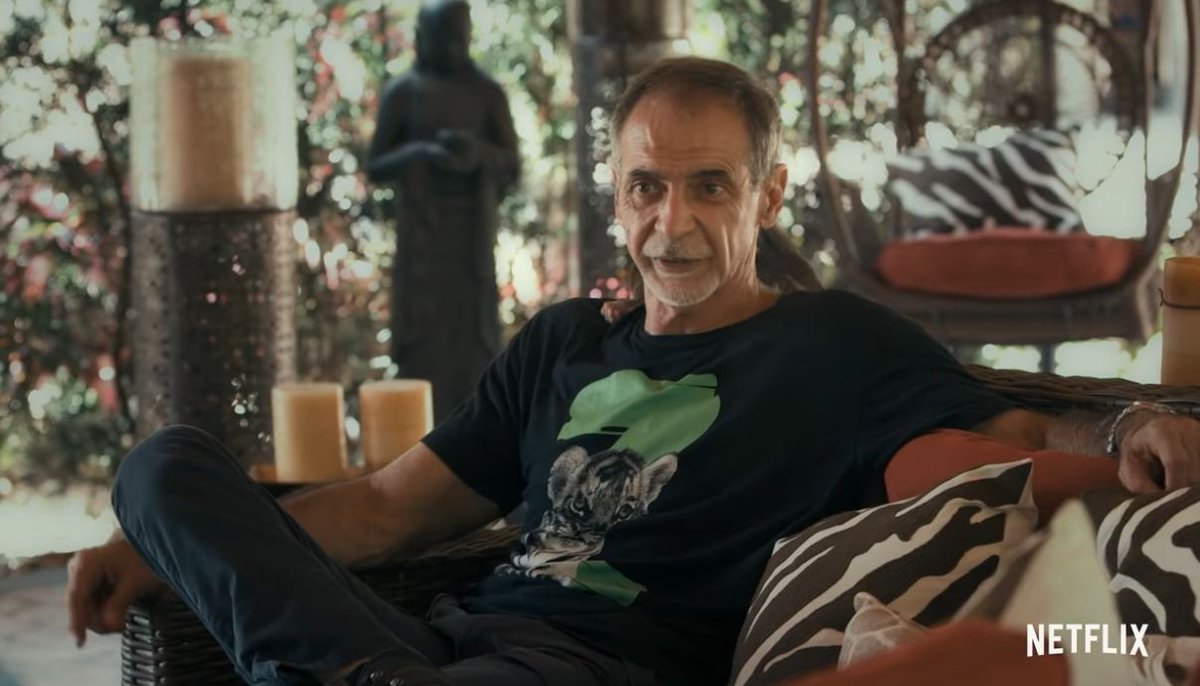 reallizmelon's tweet photo. u know something's horribly wrong when u start rooting for the drug kingpin as the best zookeeper of them all #tigerkingnetflix https://t.co/vMkBSuITB4
