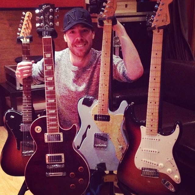 ¡Nosotros nos quedamos en casa!
.
.
.
.
.
.

#YoMeQuedoEnCasa #QuedateEnCasa #gibson #fender #LesPaul #Stratocaster #Telecaster