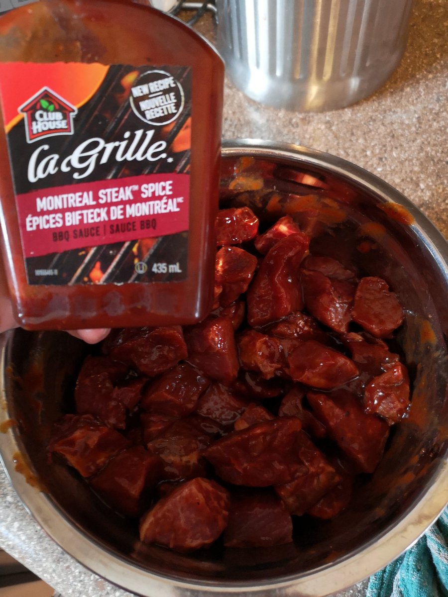 BirnamPork's tweet photo. Pineapple AND beef have never tasted this good. Grilled marinated stewing beef with mushrooms, peppers, onions, and pineapple. #beefchallenge #ontbeef #eatbeef #loveontfood #lovecdnfood #foodie #eatlocal https://t.co/4jH6vlTMg1