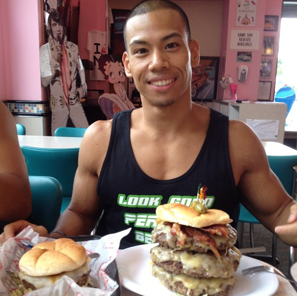 CheeburgerBrand's tweet photo. To legit, to legit to quit! Another champion in our books 🏆! #cheeburgerpounderchallenge
.
#Repost @romeo__estrada
At #cheeburgercheeburger. No more diet. Time to get big. 3 pound burger. Look at the comparison. #fat #fatboydreams #foodporn #foodcoma #heartattack https://t.co/sl6TAmaqG8