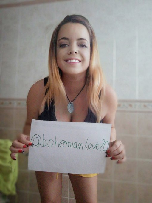 No sabes que hacer durante la cuarentena? Recuerda la entrevista a la preciosa Saray 😏🔥  Bohemianlove
