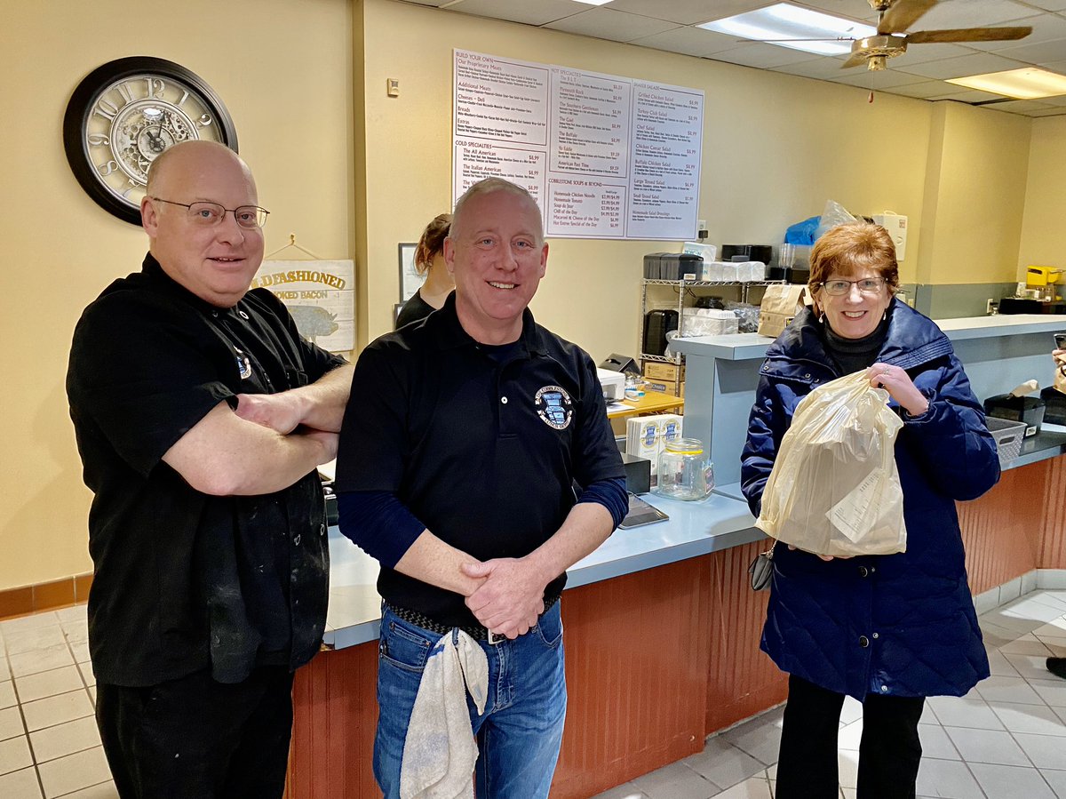 KathyMSheehan's tweet photo. Thank you to The Cobblestone Lunch Shoppe for continuing to serve our community - be sure to #SupportsmAlbany and grab your next meal to-go.  

Visit our #Albany COVID-19 Resource Guide for a growing list of restaurants that remain open: https://t.co/a5wcuyNN7T https://t.co/jdgbYZnLKT
