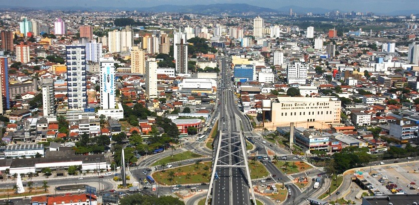 Prefeito de Osasco, Rogério Lins, editou nesta segunda 23/3, decreto determinando quarentena no município. A medida, que vigorará até 7 de abril, podendo ser prorrogada, visa a restrição de atividades de maneira a evitar a possível contaminação e ... biecruz.blogspot.com/2020/03/prefei…