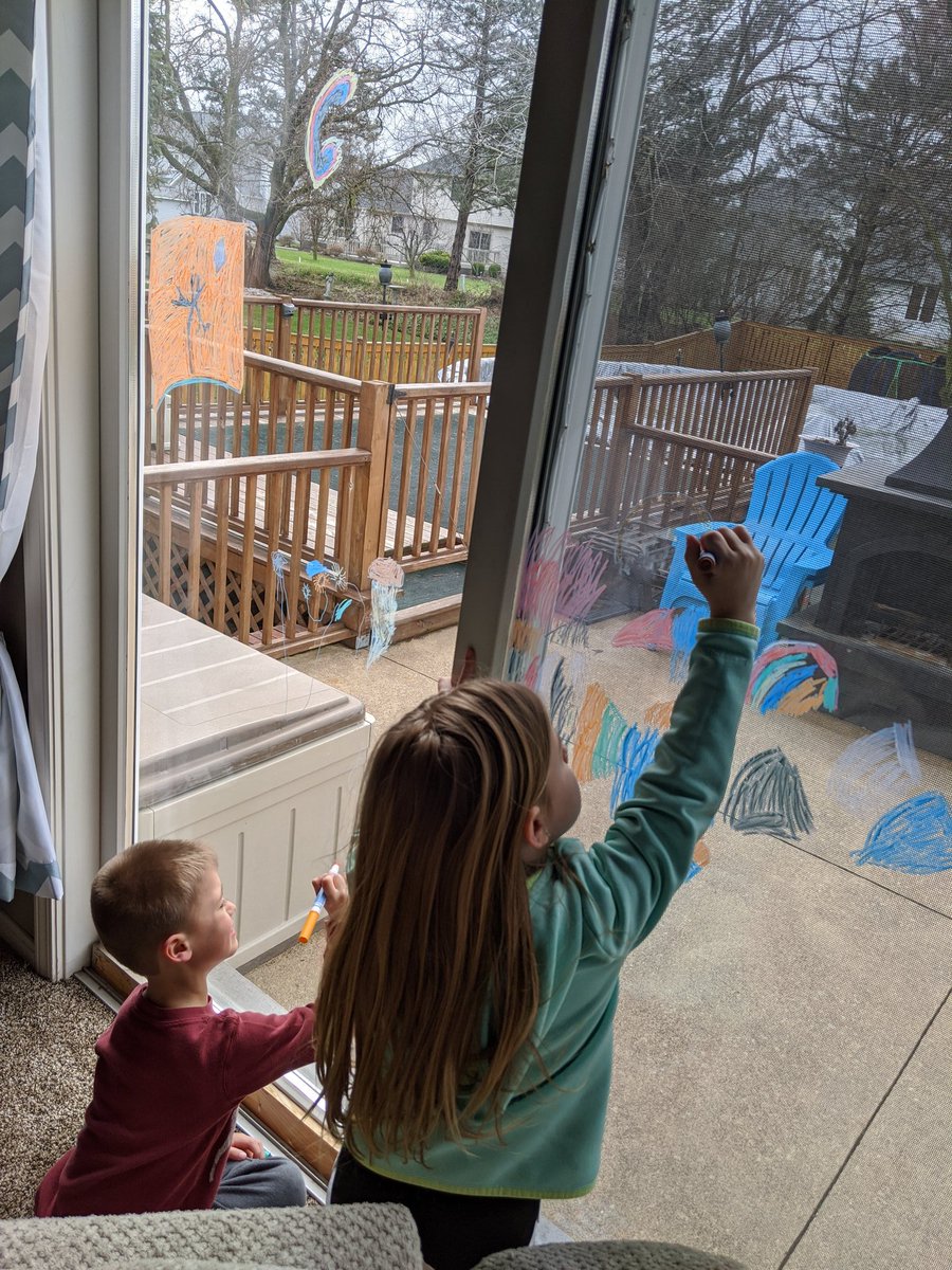 VHS_CReynolds's tweet photo. A little window drawing today! #VHSisCreative https://t.co/D4a8YDT0o7