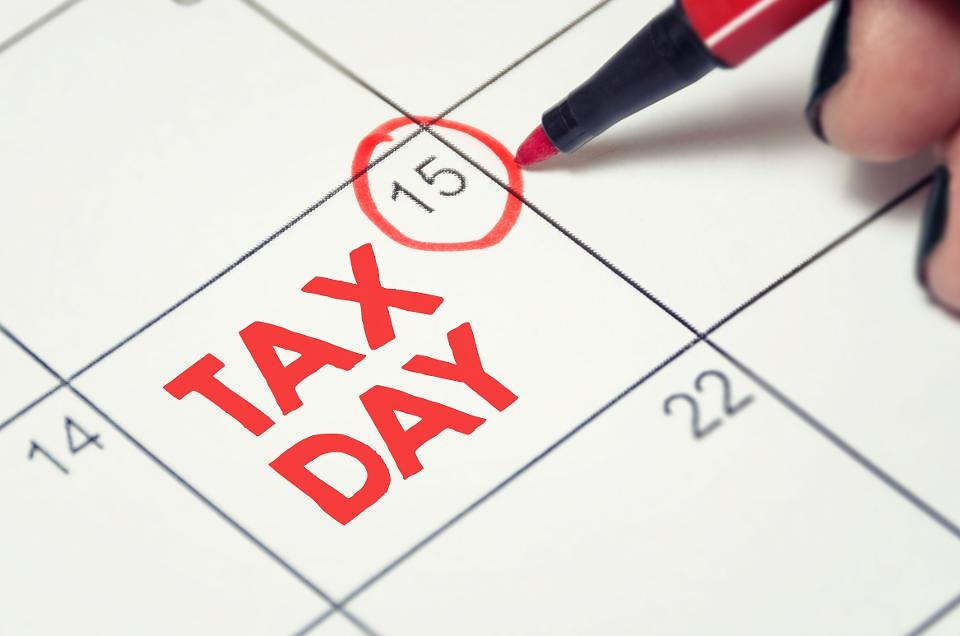 Overdrawio's tweet image. The IRS has now extended the tax day from its original date of April 15th 2020 to July 15th 2020. 
Do you know why? Click here to read:

overdraw.io/blog/tax-day-h…

#taxday #incometax #covid19 #workfromhome #stayhome #tax #taxfiling #taxpayment #taxdeadline #taxservices #overdraw