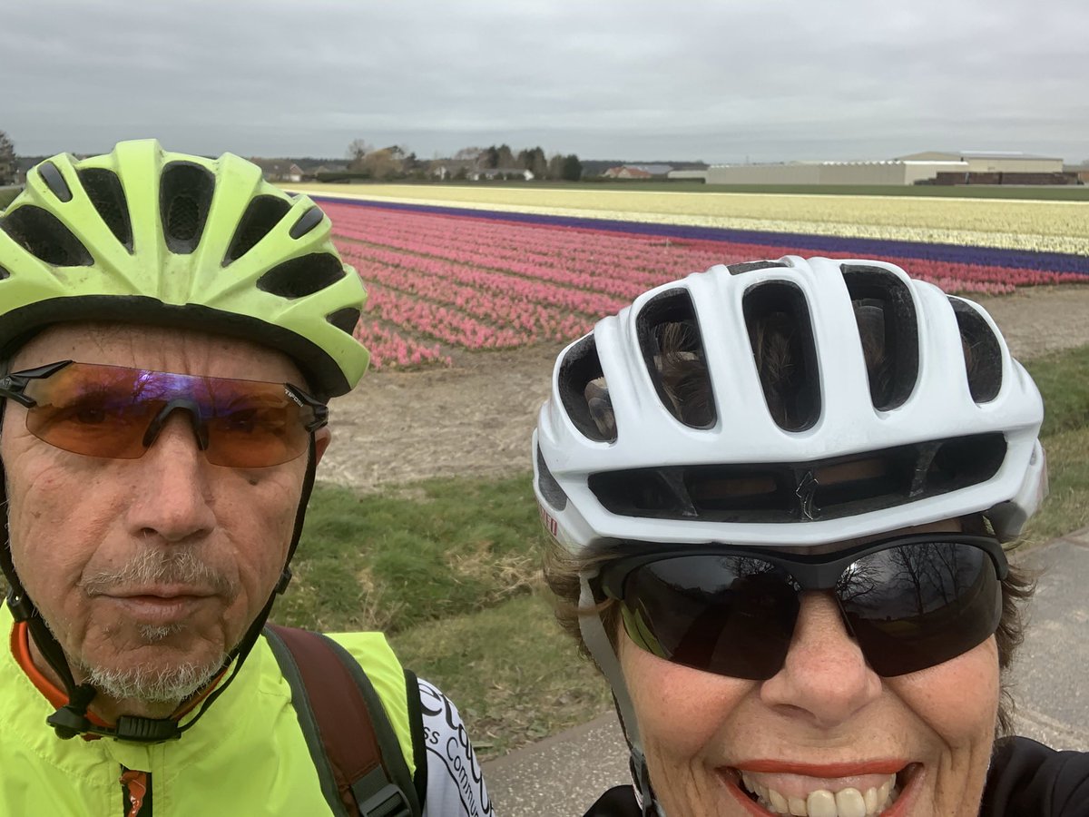 loesfortuin's tweet photo. #fietsen mag wel,  niet in groepen maar wel met je partner! Bevestigd doir #RIVM nieuwe maatregelen tegen verspreiding #Coronavirus. https://t.co/sWB5103uZ4