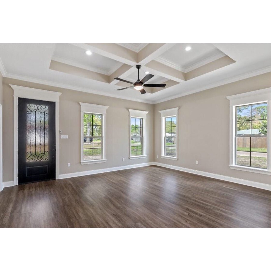 MuVaaa22's tweet image. New construction🤩 Bed: 3, Bath: 2, SQFT 1,680 

Call me today for a private or virtual tour🏠 (337) 304-3790

Website: amyjones.bamswla.com