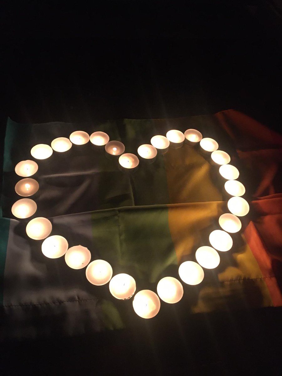 ICSBosisio's tweet photo. Anche l'#ICSbosisio alla fiaccolata #scuoleilluminate #andratuttobene https://t.co/rq2FaVNhq6