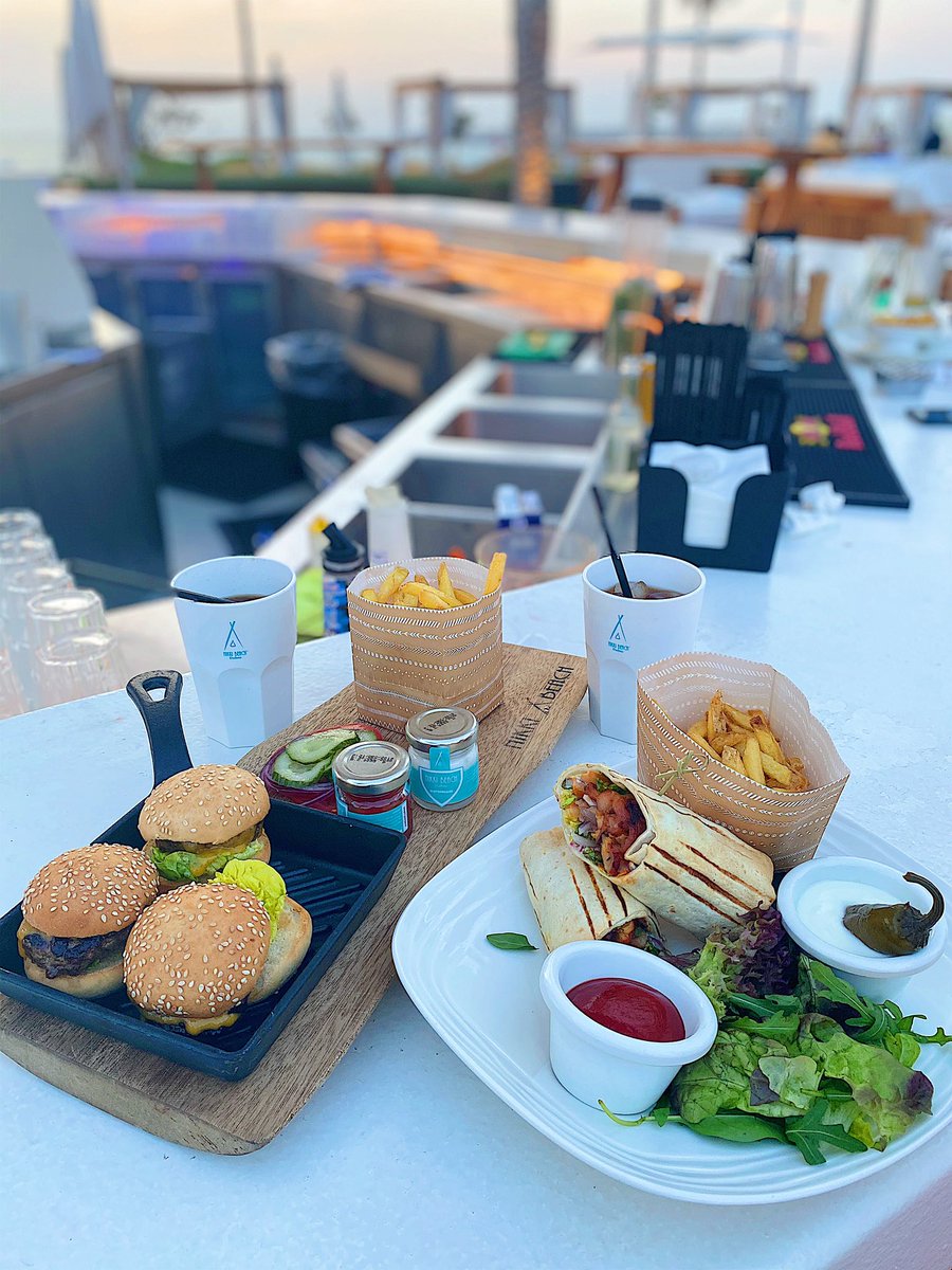 Reminiscing back to my trip to Dubai when I visited Nikki Beach I'd do anything to be able to just tan, relax & sip on mocktails under the sun again