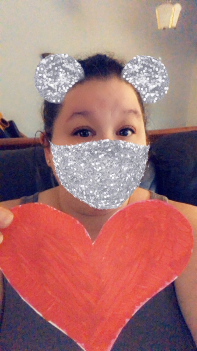 #HeartsForHealthcareWorkers #AACPSAwesome #rockthefox #athomespiritweek <a href="/AACountySchools/">AACPS</a> @GeorgeFoxAACPS stay safe ❤️❤️❤️