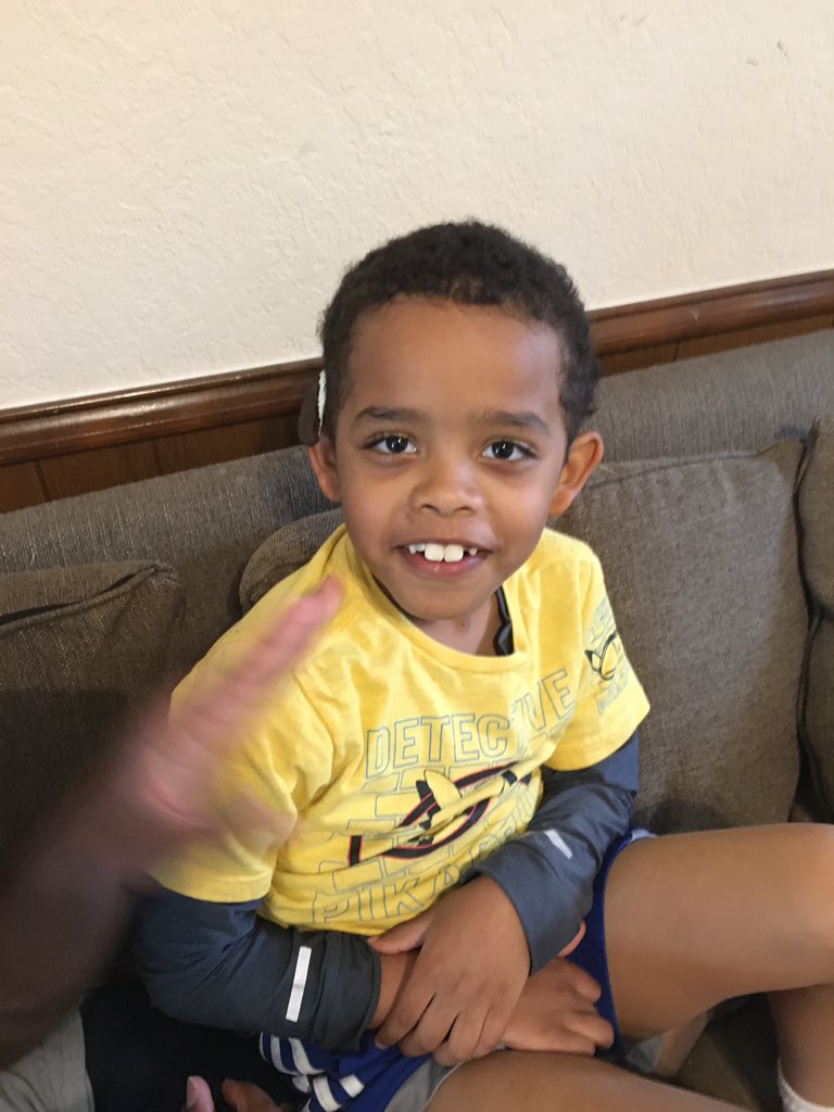 robo5656's tweet image. It’s been a rough day of #flexlearning when you lay down and forget you have an @Oreo in you hand...it’s all good @cedarhillisd @montessoriflow @LRELonghorns