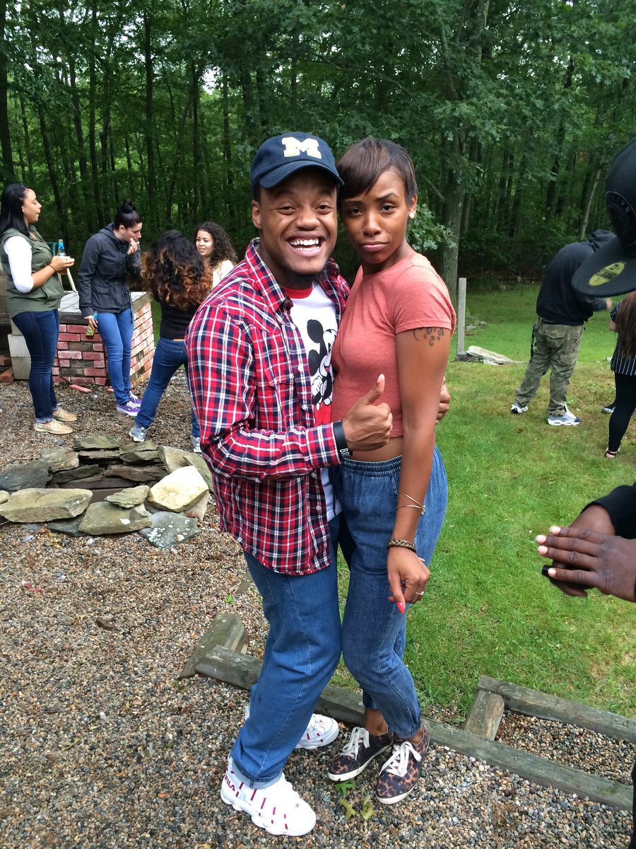 Whyismynameroy's tweet image. Happy Birthday @Tantanea_ 

Crazy 5 years fly like this! 

Hope you enjoy your day ♥️ 

#Classof2009