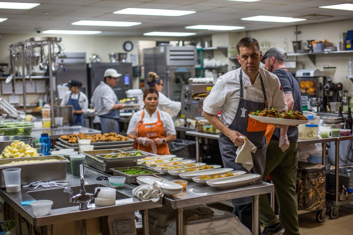 When you help the culinary community, you’re helping kids. How? Chefs & restaurants are an essential part of team #NoKidHungry. They raise funds, advocate and donate their time, all in the name of helping kids. So let’s help them: bit.ly/2xgsNul #TooSmallToFail