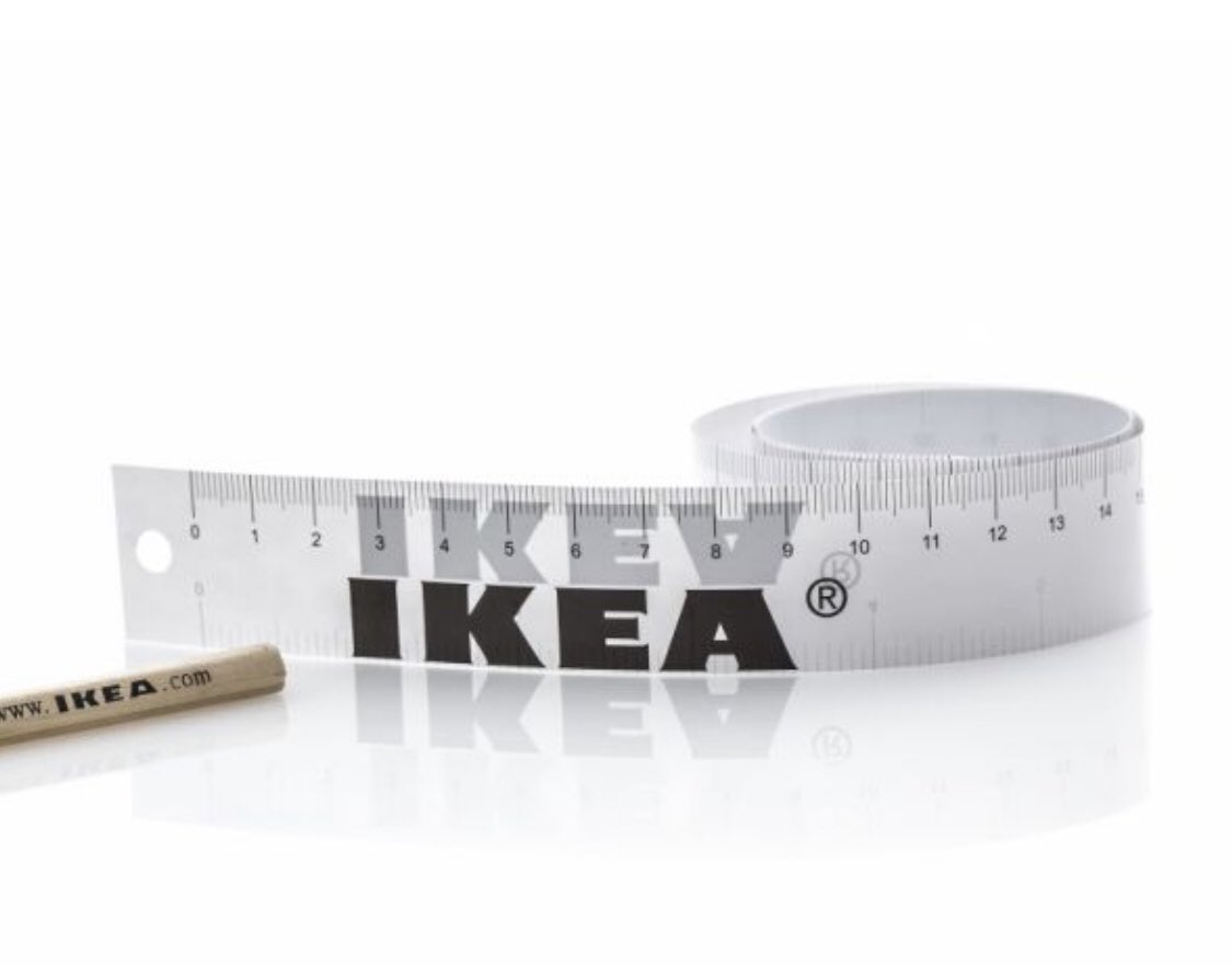 PaulDohle's tweet photo. Wellicht een idee voor #Ikea, nu ze toch dicht zijn, om de meetlintjes bij iedereen in de bus te doen. Blijkbaar weten nog altijd te weinig mensen wat 1,5 meter is.😳 https://t.co/6zWz96pMso