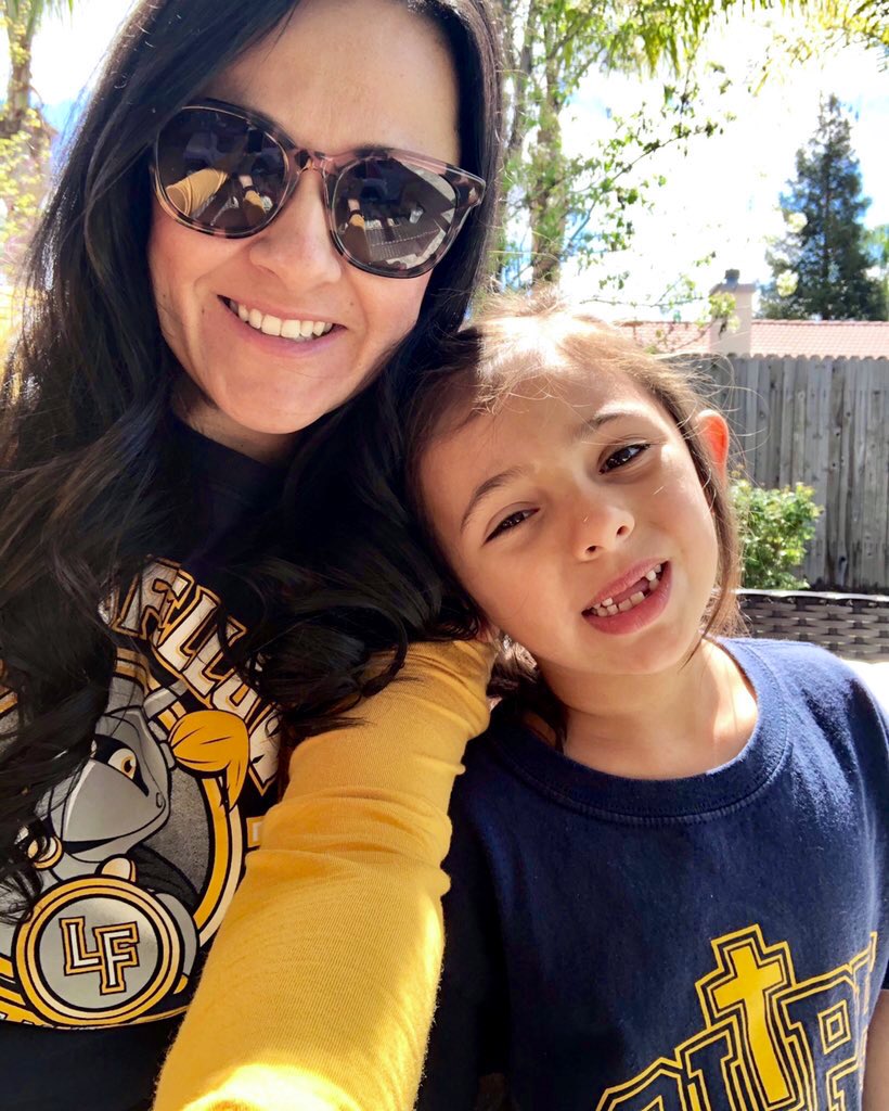 School Spirit T-shirt Day!! 💙💛 <a href="/LongfellowElem2/">Longfellow Elementary School</a> #TeamBCSD #LancerPride