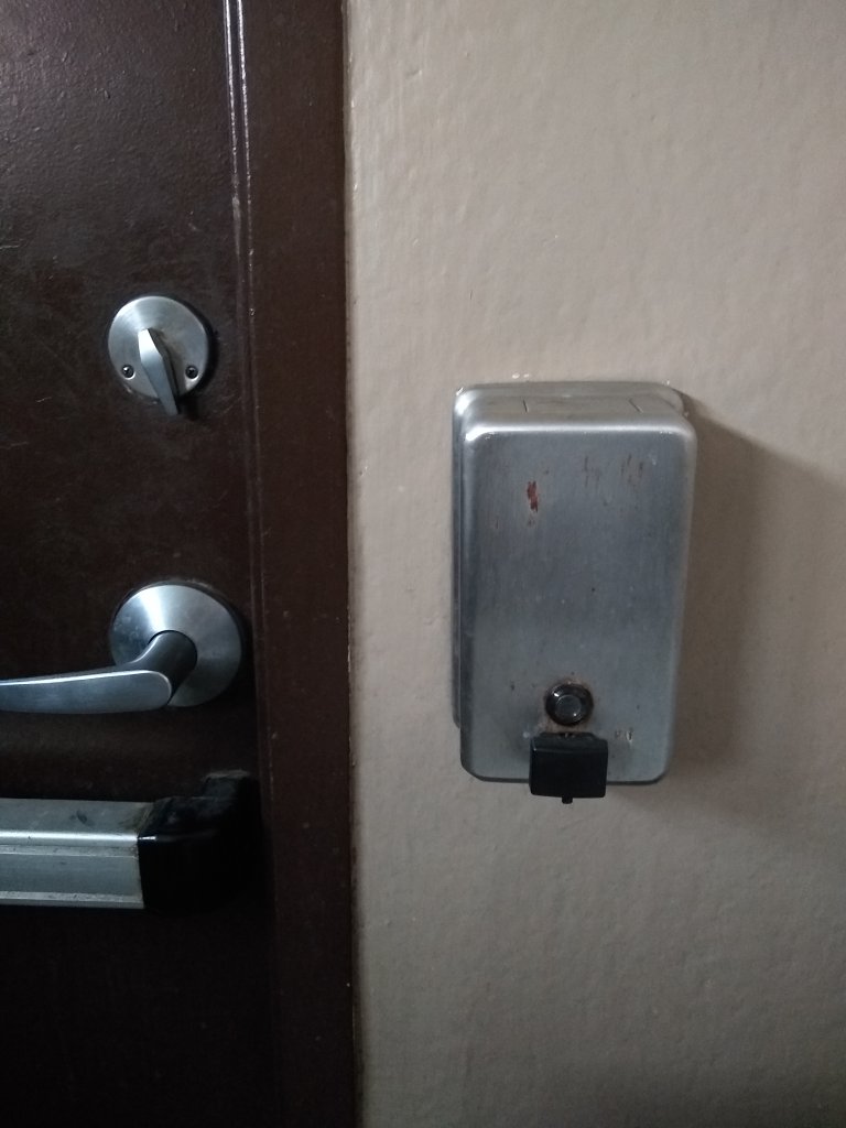 MsEva805's tweet image. #carpinteria #fail When they say, Wash your hands, to prevent #COVIDー19, I'm wondering WHY is there no soap in the Public Restrooms during #CoronavirusPandemic. I Hope the city fixes this soon!