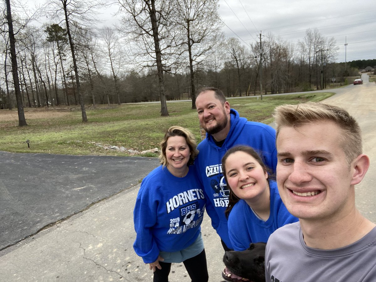 nikkifunk6's tweet photo. Doing our best to stay active. Really appreciating the fact the coaches did laundry 🤢#keepmovingar #bryanthornets https://t.co/u3ktaRKtSI