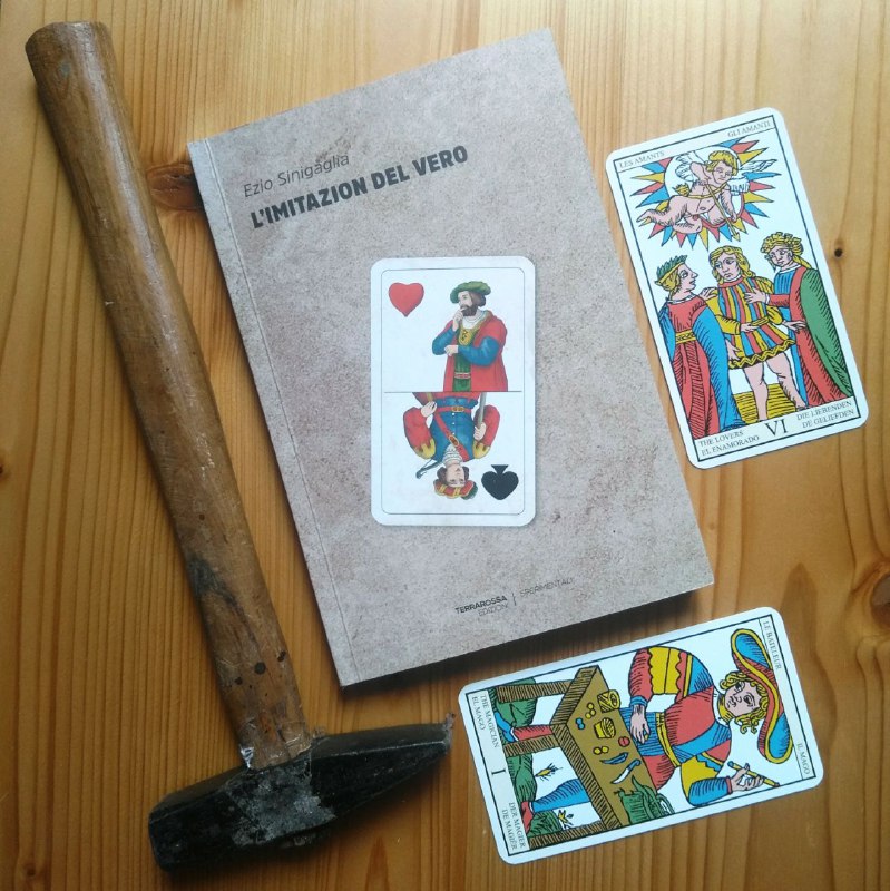 #24marzo #CasaLettori | ⏳ Una novella boccaccesca in tempi di pestilenza, come quelli che costrinsero i narratori del #Decameron a isolarsi per raccontarsi storie. Su L'imitazion del vero (<a href="/TR_edizioni/">TerraRossa</a>) di Ezio #Sinigaglia | La #recensione di <a href="/Shakey92/">Angela Marino</a>
▶ bit.ly/TrecentoEco