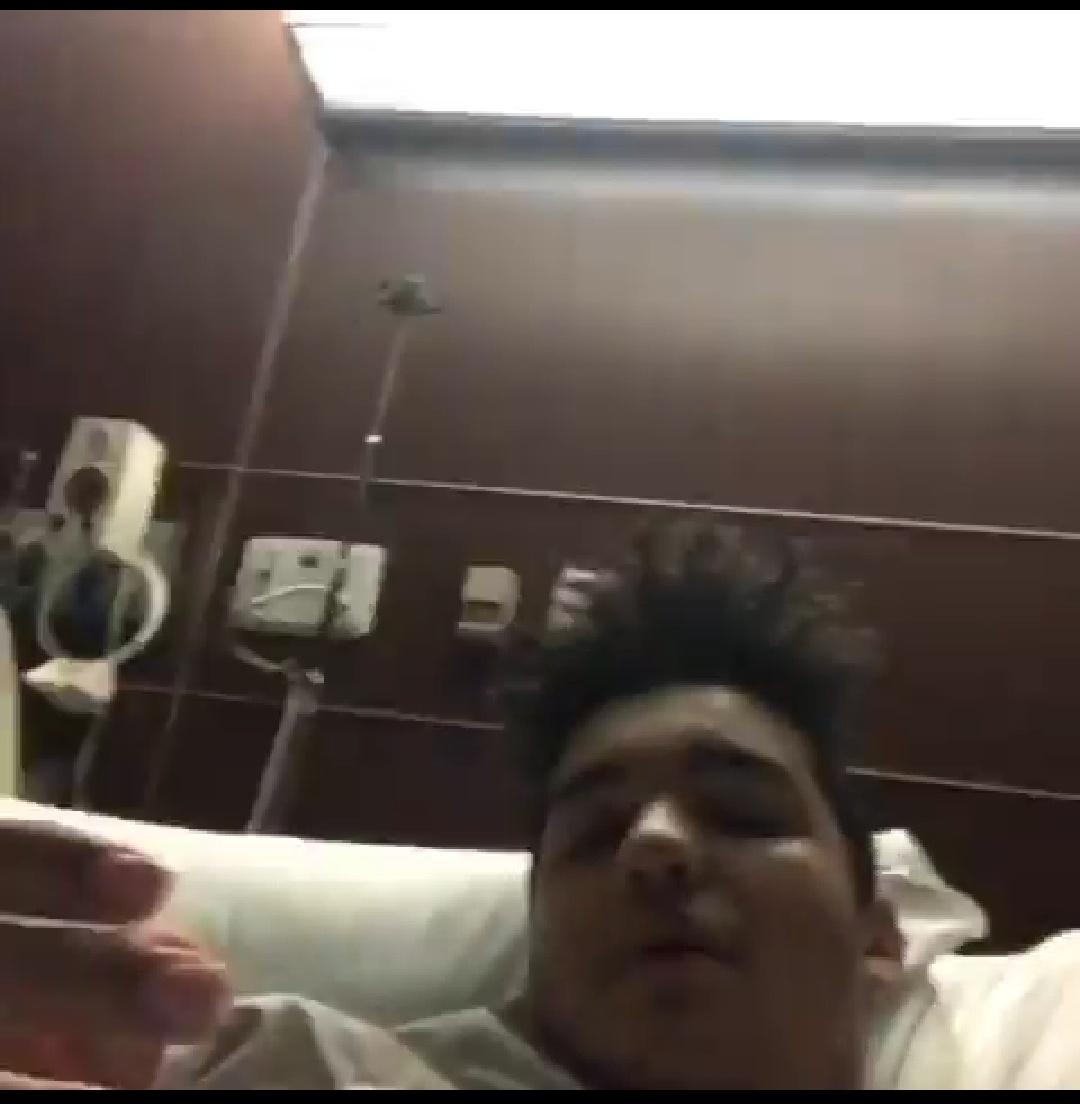 A kid who licked toilets as part of the #CoronaVirusChallenge says he's now in the hospital with coronavirus. @gayshawnmendes was also just suspended from twitter