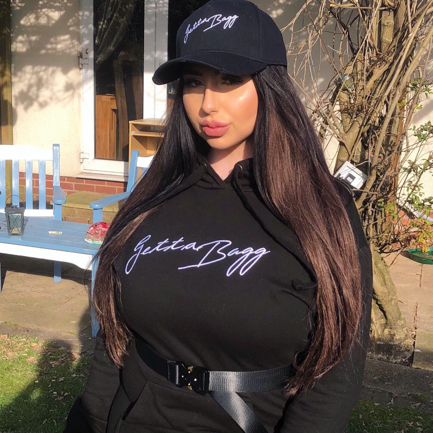 TW Pornstars - 2 pic. MADDISON BLACK. Twitter. Lil photoshoot earlier. 9:22 PM - 23 Mar 2020