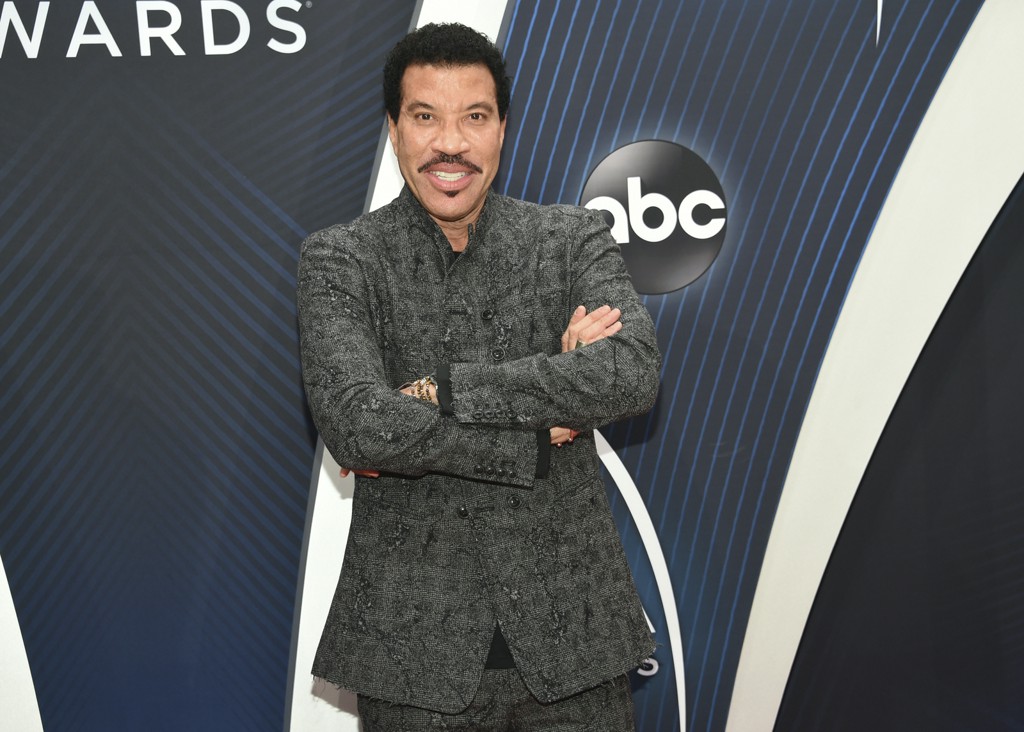 ABC7NY's tweet photo. Coronavirus Relief: Lionel Richie proposes 'We Are the World' remake for COVID-19 aid https://t.co/uVEh3P3m0d https://t.co/3ybjXahjuZ