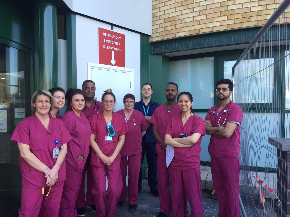 Barnes162Barnes's tweet photo. The Respiritory Energency Department is ready, set up in a week it is testament to the hard work and determination of PAHT to keep patients and staff safe and cared for. “Though your legs may be tired you nurse with your heart”   Team EDRock # PAHT #CoronaWarriors https://t.co/XOv8k1NG1e