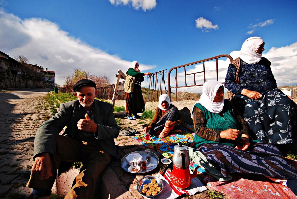 Onların varlığı dua ve rahmettir... Onlar kural bozsa da sen edebini bozma...

Amarat/Kayseri 2014