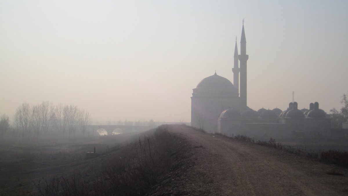 This will be a thread devoted to beautiful hospitals. I invite y’all to add to it.I’ll start with my very favorite hospital in the world, the Sultan Bayezid II Hospital on the outskirts of Edirne, Turkey, born in 1488. I have been twice to visit it and just love it.3/n