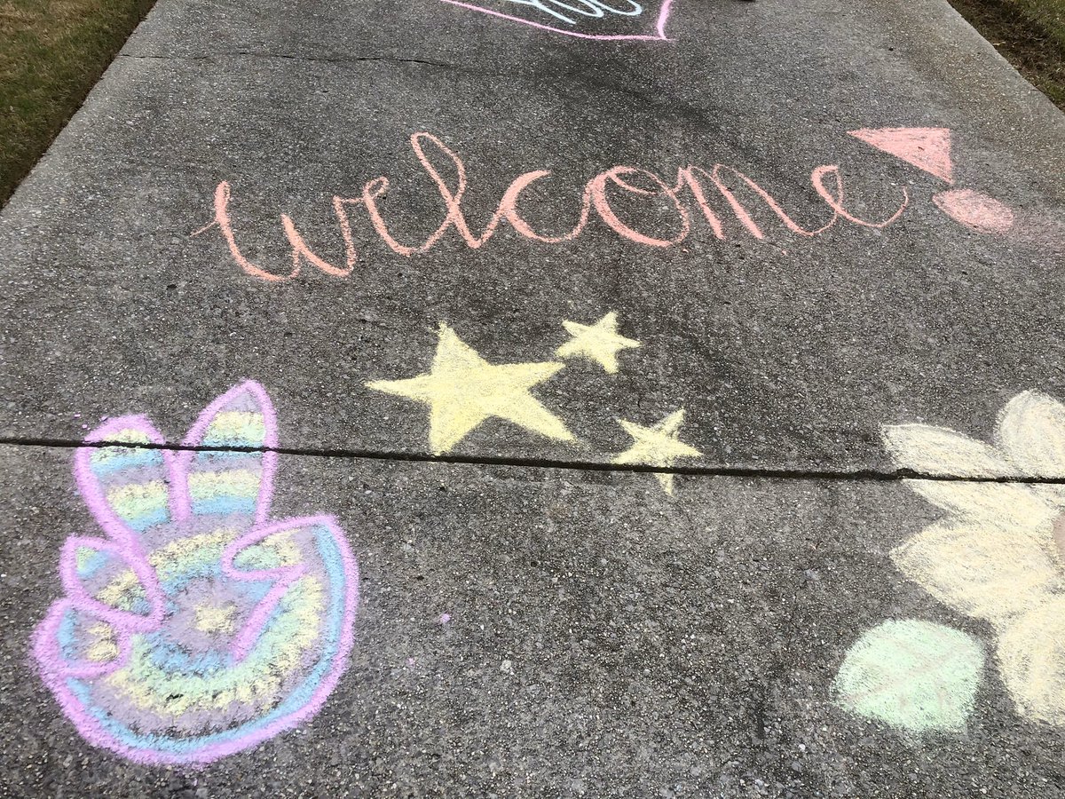 JaimeGiangrosso's tweet photo. #chalkyourwalk gives me a way to help my students smile while they’re out for a walk in our neighborhood! https://t.co/dNxkepK5rA