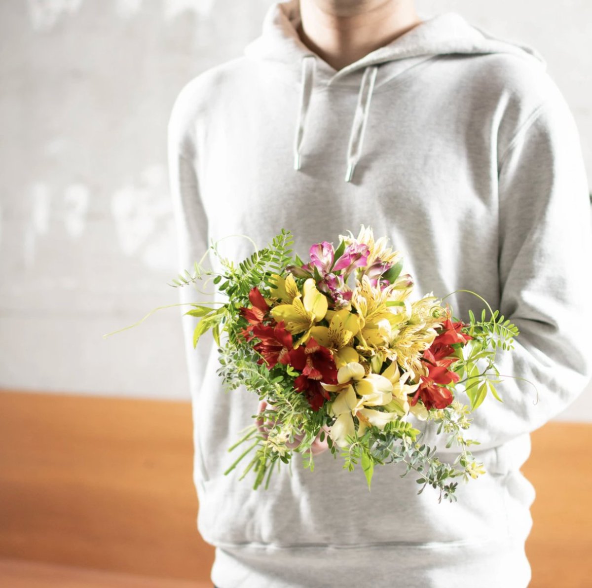 伊佐 知美 On Twitter オンラインd2cフラワーショップ Lifft では 産地直送のオーダーいただいてから 採花する新鮮花束が スマホで気軽に買えます 部屋と心をぱぁっと明るくしたい方 ぜひサイトを覗きにきて下さい Https T Co 34idzvmfcj 卒業式や送別会等 3