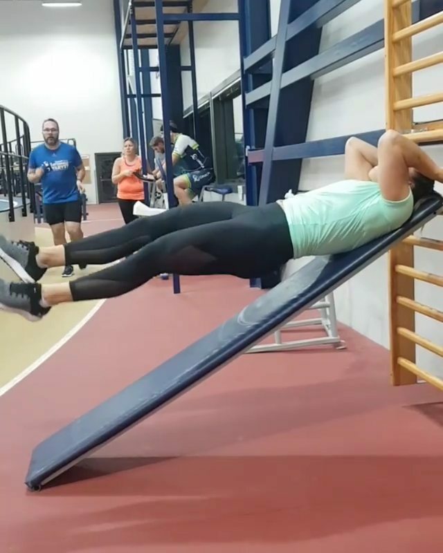 icechamber's tweet photo. Core strength with a twist. 👏Reposted from @eelinostlund Älskar utmaningar i träningen, speciellt såna där man främst använder kroppen som redskap och där man måste aktivera hela kroppen 🙌  skulle nog klassa den här som den jobbigaste bålövningen hit… https://t.co/a6YDr1uFtB https://t.co/ySROh9wJM0