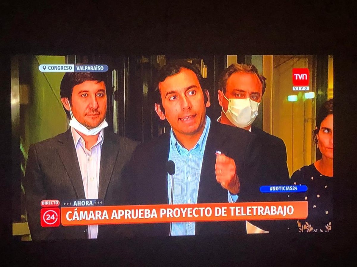fdoarab's tweet photo. Al fin!!!! Después de casi dos años de tramitación se aprobó proyecto de ley de #TrabajoADistancia y #Teletrabajo que permitirá a nuestros trabajadores gozar de un tipo de empleo más moderno, inclusivo y sustentable, con mayor claridad de sus derechos y reglas claras 👨🏻‍💻👩🏻‍💻💪🏼👏🏼🇨🇱 https://t.co/nmB8AlZLAC