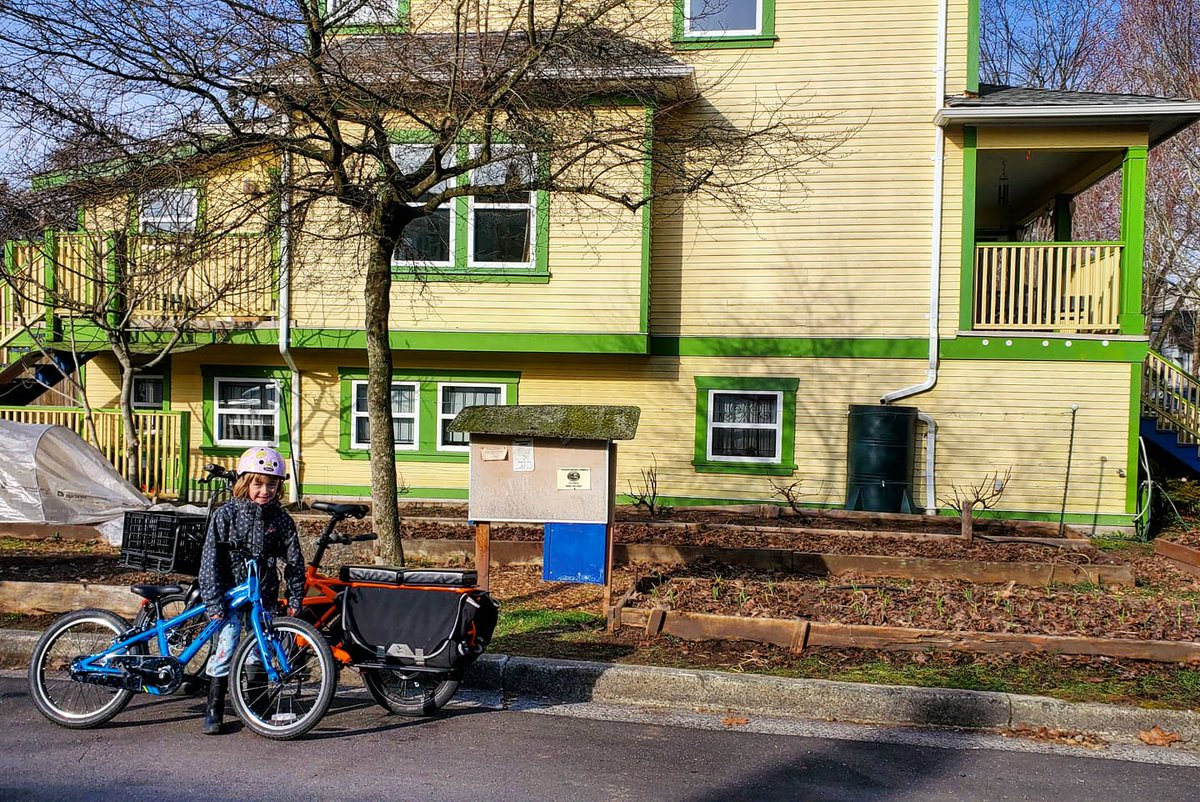  #Bike365 Day 82: biked with kiddo to a Little Library where some friends have left a bunch of seeds to share. Got a few veggies, herbs, & flowers. If you're in the area, it's at 21st & Prince Albert. 2km