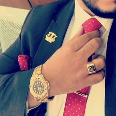 باجر يصيرون الاطباء خط احمر

وبس تحجي ويا طبيب يگلك اني حامي عراضكم

وين چنتوا بوكت كورونا واحنا سادين عنكم

جان هسه جثتك معطبة😁