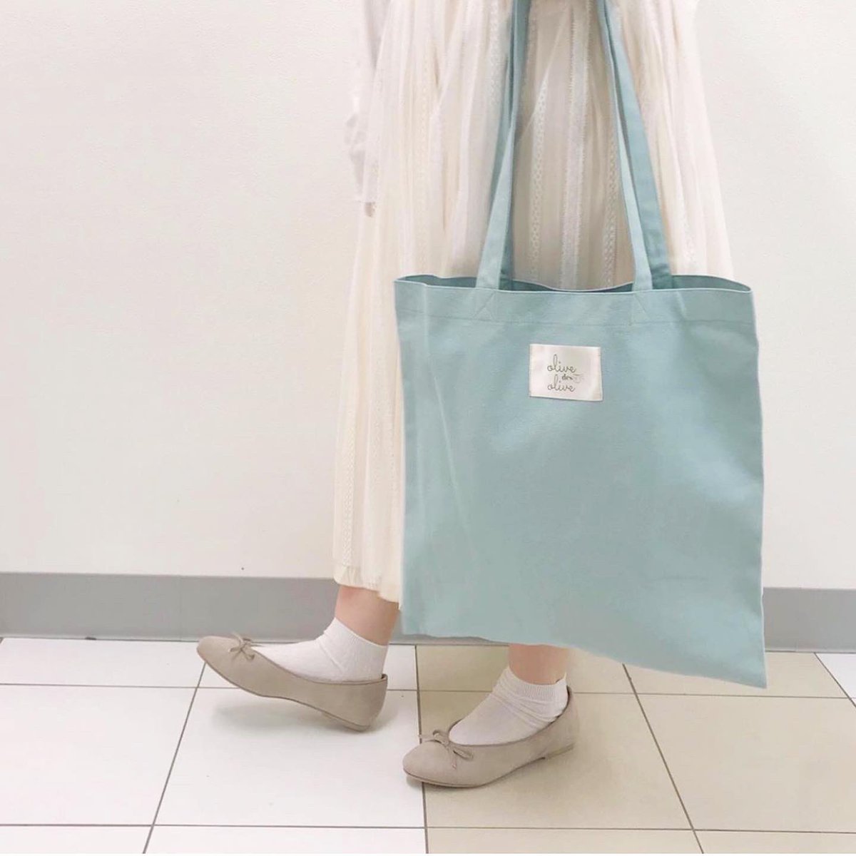 オリーブ デ オリーブ Novelty Fair 3 Shopでは ノベルティfair を開催中 税込 7000円以上お買い上げの方にoliveオリジナルトートbagプレゼント 人気カラーは残りわずかなので お近くのshopまでお早めに 春コーデ ディズニーコーデ 参戦