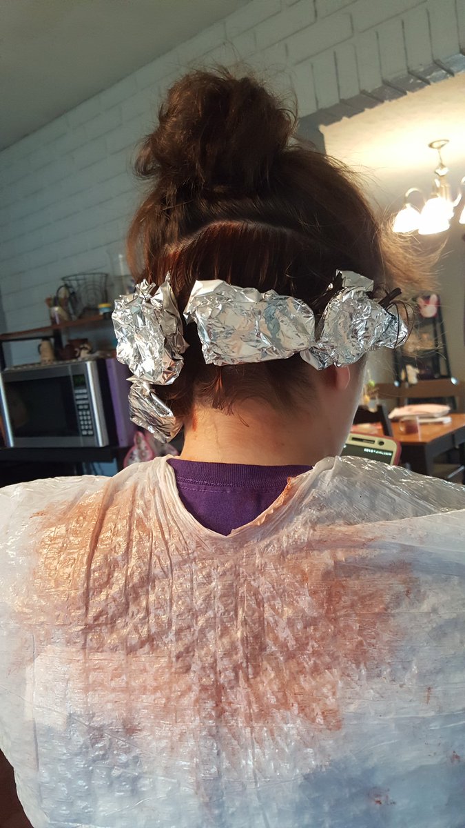 LibertyOliver30's tweet photo. I dyed Scarlett's hair, and Scarlett painted a sun catcher! #VHSiscreative https://t.co/P9fMu1v8OM