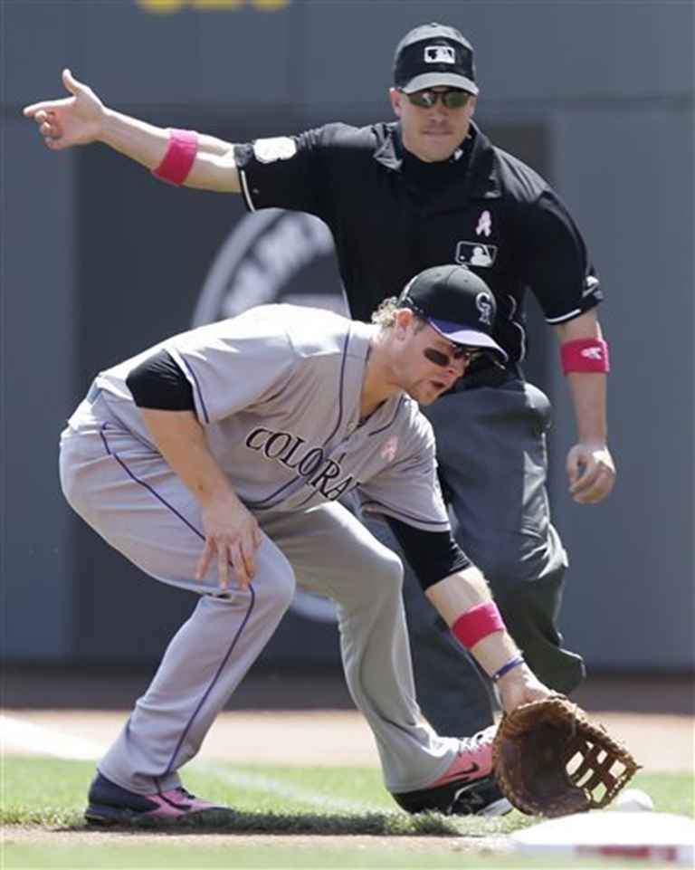 HUGE news from @SMCM_Baseball alum Chris Segal who was recently assigned a major league number to become a full-time umpire in the MLB! Chris is one of 76 full-time umpires in the big leagues!

NEWS: bit.ly/2J6PKDd

#GoHawks
#SweepTheSheds