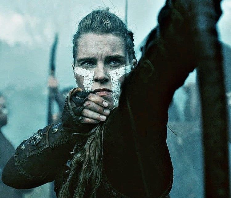 // ¿Que si estoy usando a la metro noventa parte cabezas de Ragnheiður Ragnarsdóttir como FC para una metro noventa parte cabezas?

puede ser 

todo puede ser