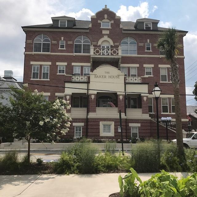 The Baker Sanatorium in Charleston, born in 1912 and started as a family-run hospital. Now condos.7/n