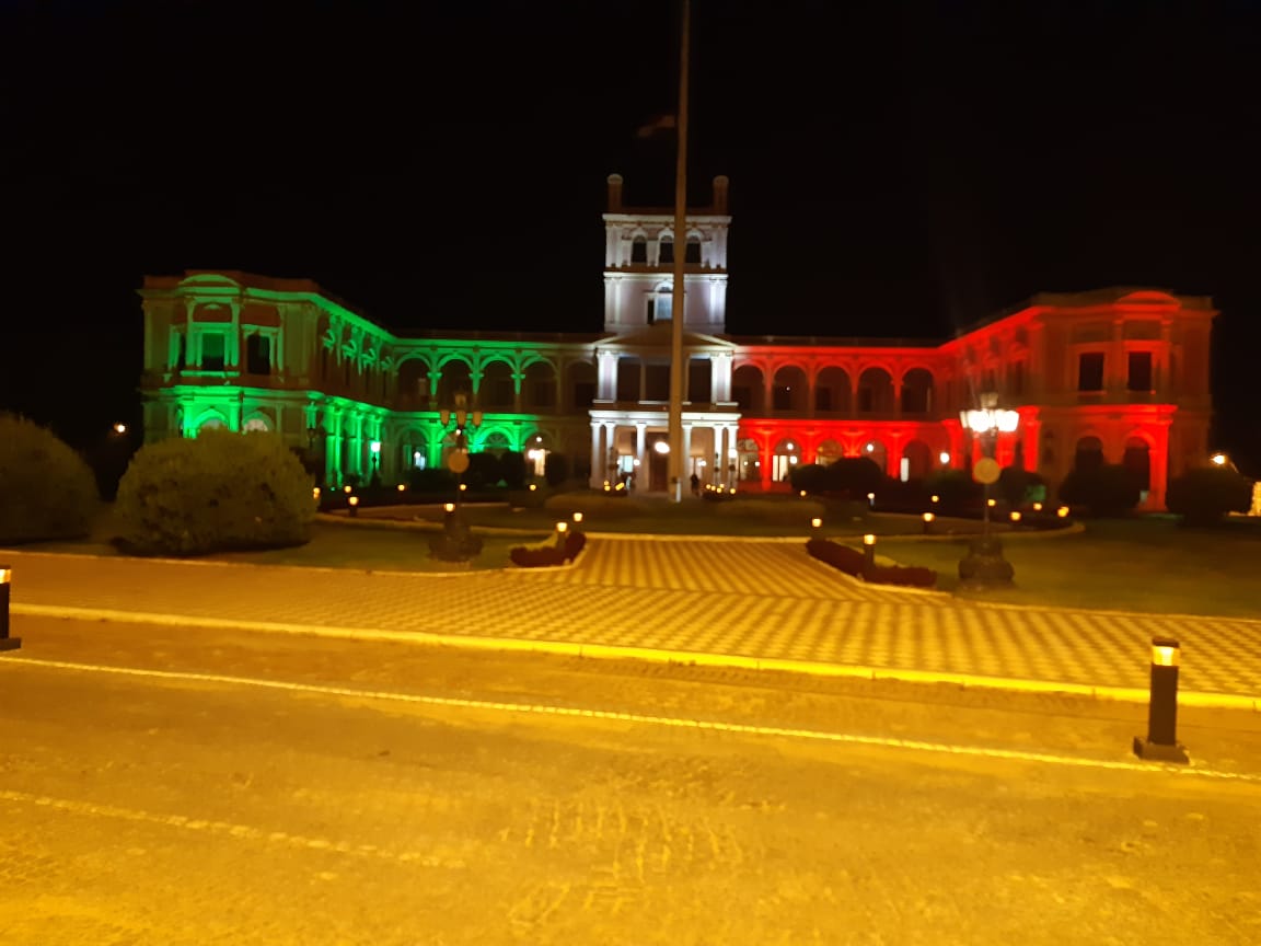 ItalyinPy's tweet photo. 🙌 GRACIAS al Presidente de la República del Paraguay, @MaritoAbdo y a todos los hermanos paraguayos, por este conmovedor gesto de solidaridad que nos emociona, nos alienta y que nunca olvidaremos.
¡Fuerza a nuestros pueblos en esta lucha que vamos a ganar! 🇮🇹🇵🇾 https://t.co/msZwWq9KQL