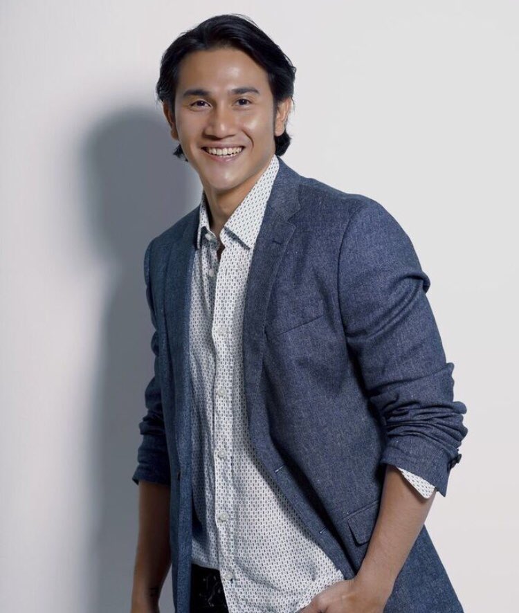 Selamat ulang tahun salah satu Aktor terbaik , berdedikasi di Industri Film Indonesia @VinoGBastian__ . Terus berkarya dan bersinar terang . š