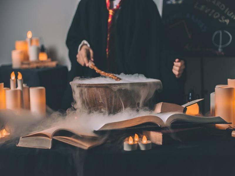 hoteldivasf's tweet photo. #HarryPotter Fans!!!  Book our Magical Muggles Package for a magical night including #dinner for 2 at #Colibri fidget spinner, bracelets, a warming potion from #Starbucks &amp; sweet #Ghirardelli chocolates Point your wand book now! https://t.co/0pO6oDMhWE #HarryPotterCursedChild https://t.co/O0IrncKvZ8