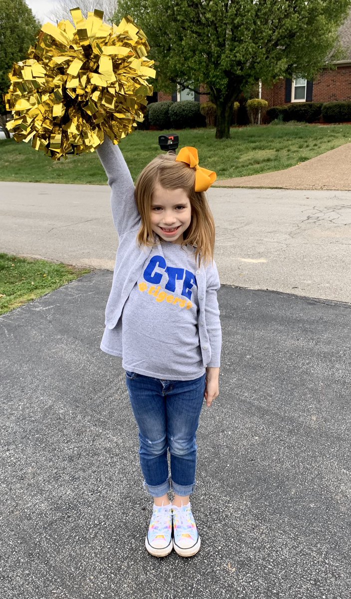 Wow! Such a wonderful &amp; uplifting thing for kiddos &amp; parents alike!  Thank you all our CTE family for the wave parade💙 #CTEtimetoshine <a href="/ctetigers/">Cumberland Trace ES</a>