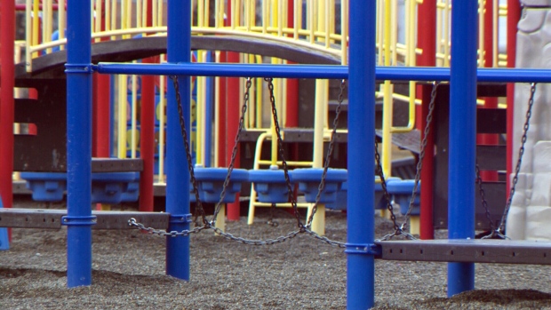 Don't take your kids to a playground during COVID-19 pandemic, urges doctor ctvnews.ca/health/coronav…